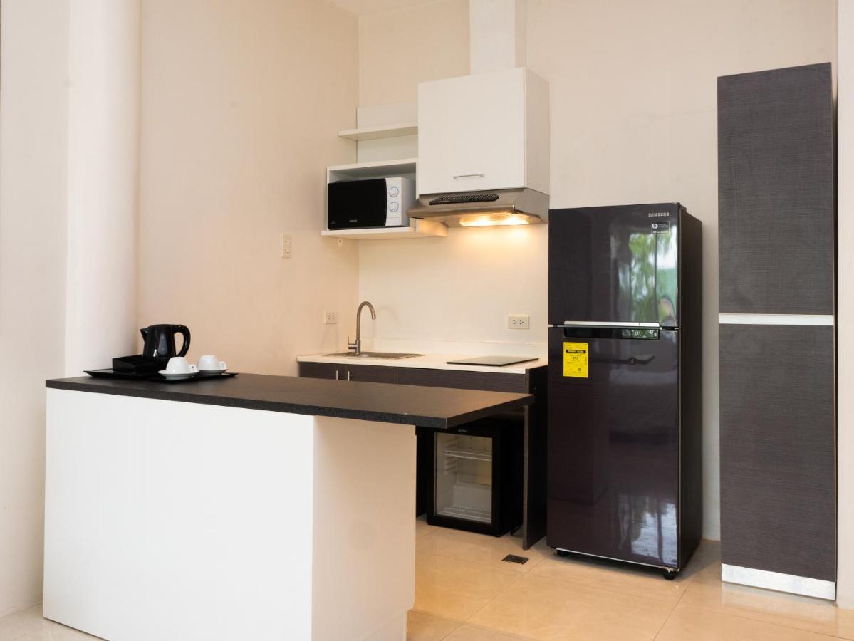 City Park Hotel Residences Тагиг Экстерьер фото
