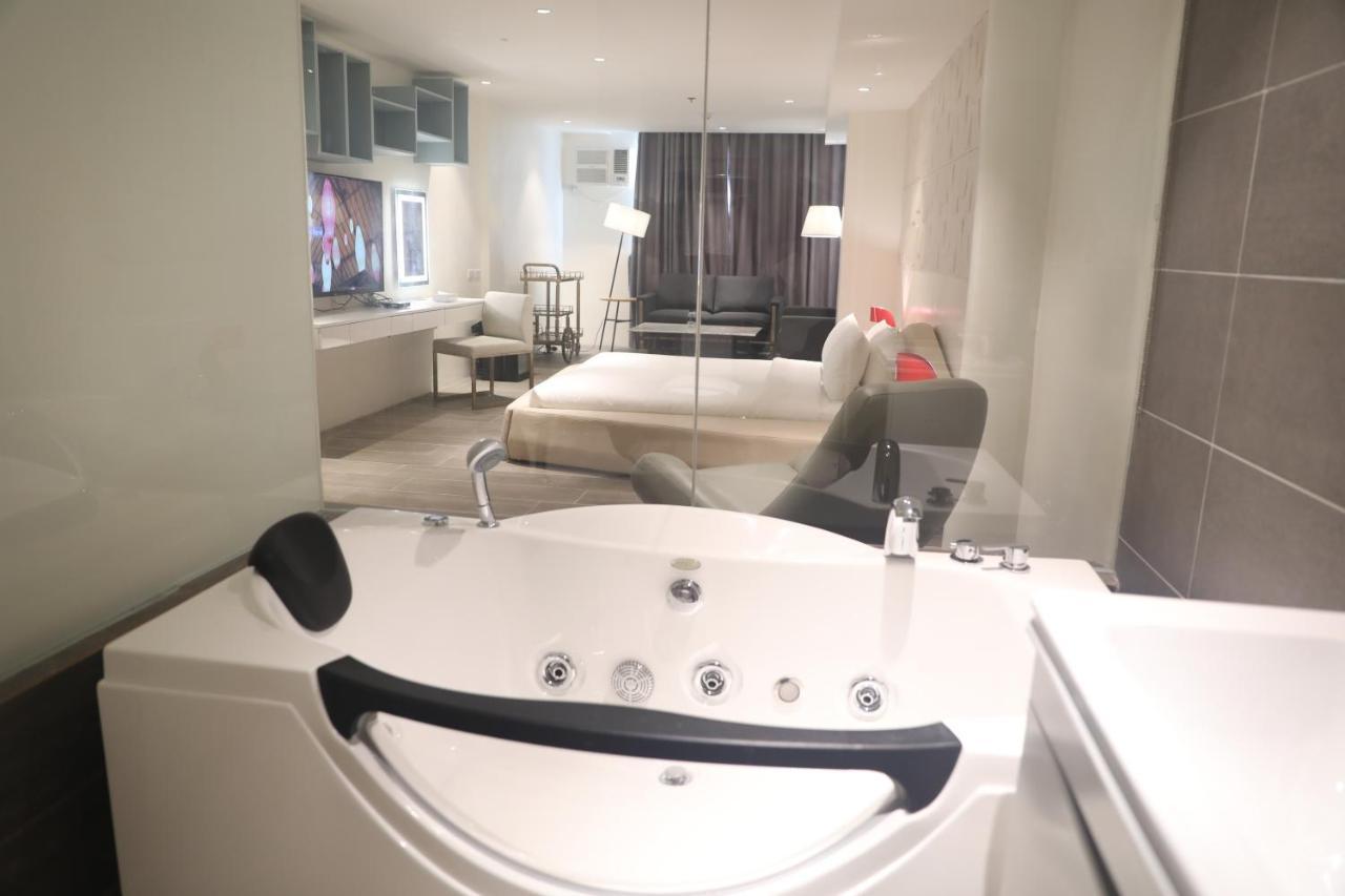 City Park Hotel Residences Тагиг Экстерьер фото
