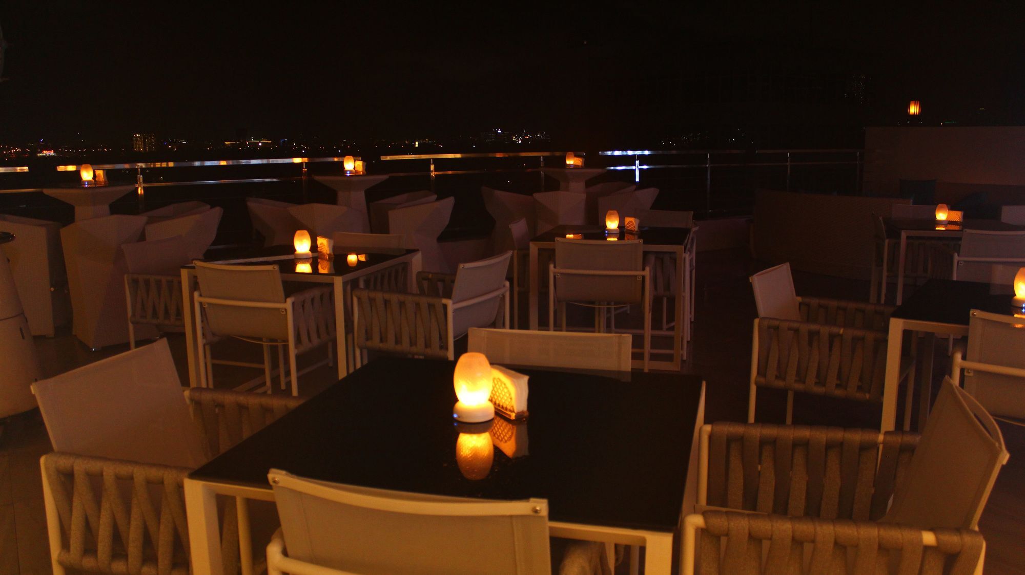 City Park Hotel Residences Тагиг Экстерьер фото